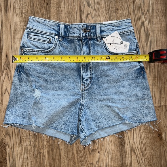 NEW! HP 🥳🥳🥳Zara Seamless Denim Shorts - Picture 11 of 13